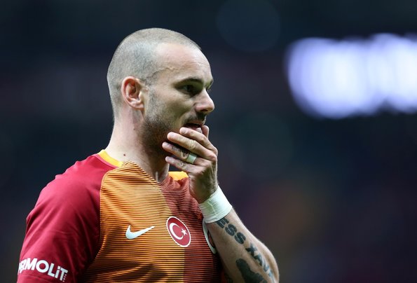 Galatasaray'da tarihi neşter