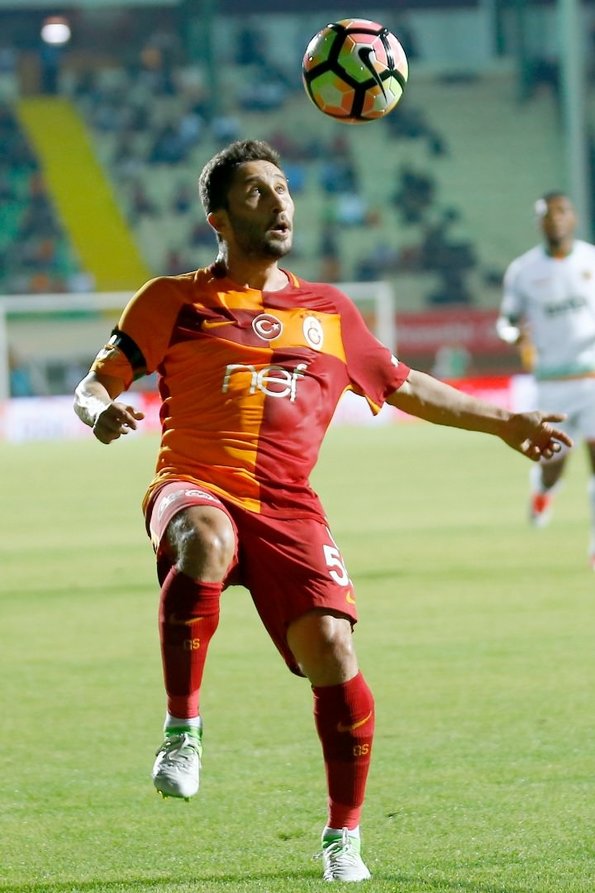 Galatasaray'da tarihi neşter